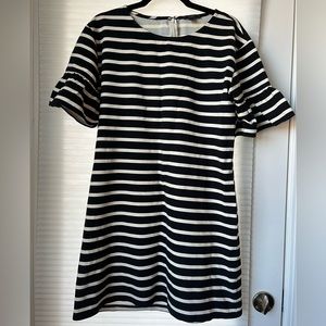 Jcrew navy striped ruffle dress (M)